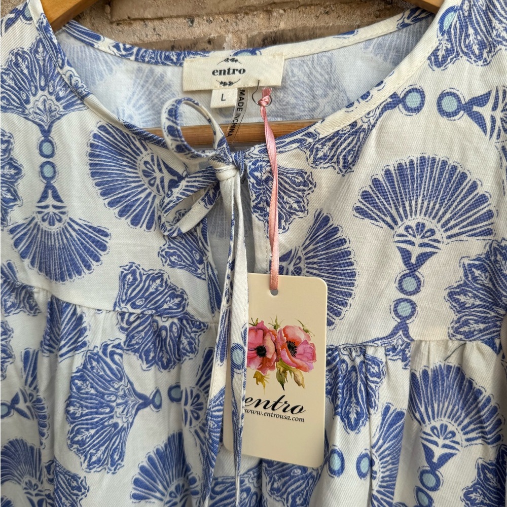 entro NWT The Charmer Blue Floral Blouse Peasant Tunic Size Large - Picture 8 of 13